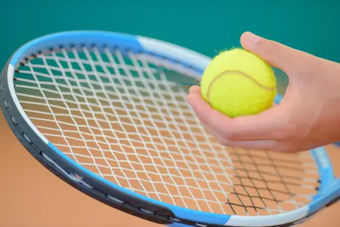 Østbirk IF tennisafdeling skyder sæsonen i gang med standerhejsning