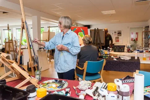 Kunst og Fællesskab: En uge med malerkursus på Gedvedhus