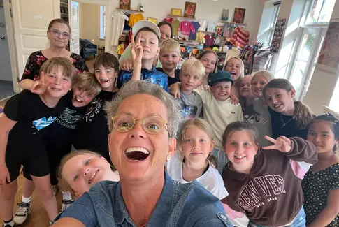 Juniorkonfirmanderne i Østbirk Præstegård: En traditionsrig oplevelse