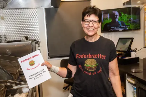 Foderbrættet lukker: Et farvel til Østbirks populære grillbar og pølsevogn