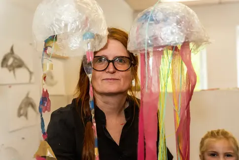 Fernisering og fest: Kreativitet sprudler på Vestbirk Friskole!