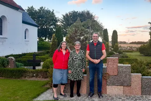Sommersang og hjertevarme i Ørridslev Kirke