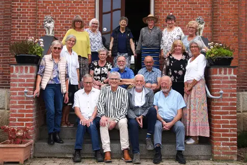 Gensynsglæde i Hundslund: 60 År efter realeksamen!