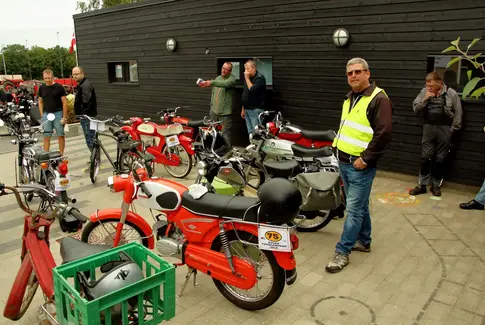 Veterantræf og markedsdag: En dag i nostalgiens tegn