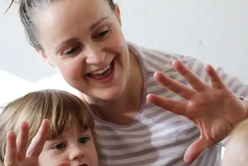 Barselscafé på Horsens Kunstmuseum: En symfoni af kunst og babyrytmik