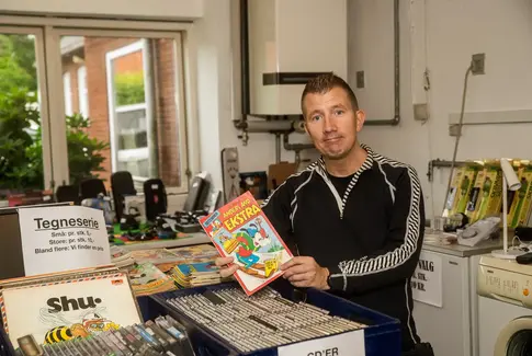 På skattejagt i Østbirk: Stenkærvejs loppemarked lokker med overraskelser