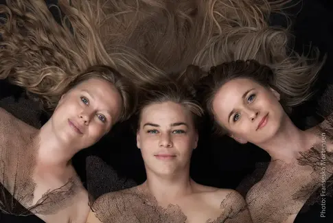 Klange fra fortiden, stemmer fra Verden