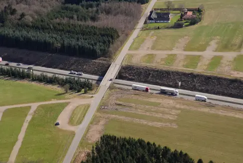 Vejdirektoratet river bro over E45 ned - Motorvej spærret i 14 timer