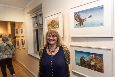 En farverig verden af papir og fantasi: Ursula Seebergs illustrative rejse