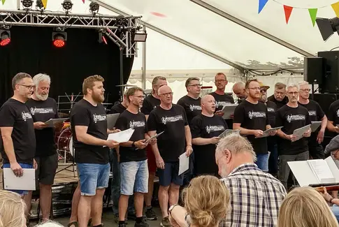 Danmarks Grummeste Mandskor synger julen ind