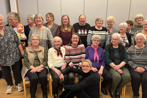 Betydningsfuld strikning af damerne i Østbirk Præstegård.