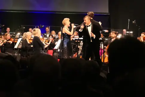 Fejende, flot og humørfyldt nytårskoncert