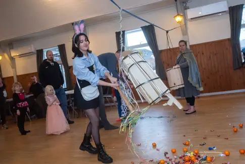 Fastelavnsfesten i Sattrup: En dag med farver, festligheder og fællesskab