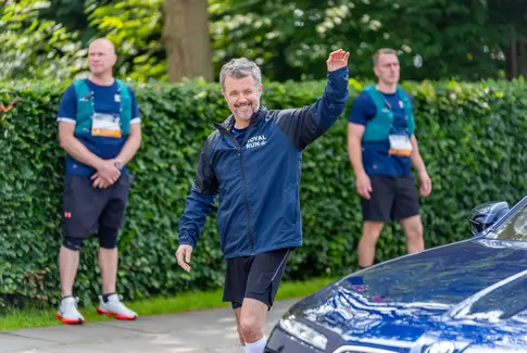 Kongen kom – og hele Horsens løb med