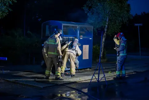 Brand i tøjcontainere på Peder Skrams Plads i Østbirk