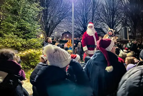 Julemanden tænder træet i Lund