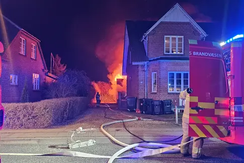 Brand i en carport i Brædstrup