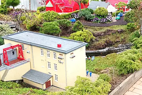 Vestbirk vandkraftværk i Legoparkens miniby Brædstrup