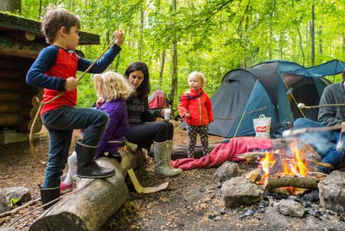 Sov under stjernerne med Hovedgård-spejderne