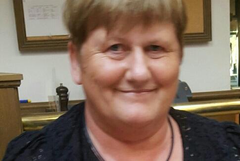 Marianne Krogh fortæller til åbent hus i præstegården