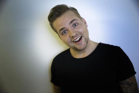 Joakim Ingversen bliver midlertidig vært på X Factor