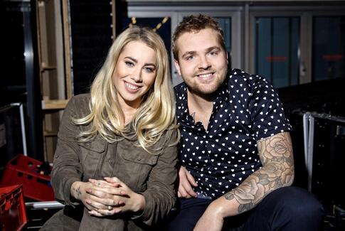 Anne Gadegaard og Joakim Ingversen varmer op til MGP-fest