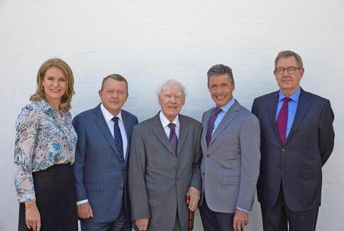 DR1 samler fem danske statsministre