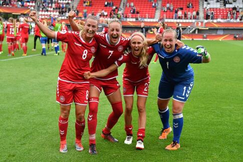 DR kan vise kvindefodboldlandskampe frem til 2023
