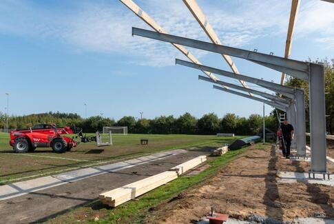 Så blev der rejst spær til ny tilskuertribune