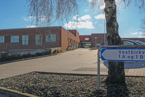 Søndagscafe med tøj på Birkebo