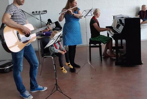 Tænk hvis jeg sad på månen – sang på Egebakken