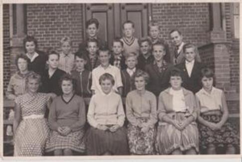 Britta søger konfirmander anno 1959 fra Østbirk