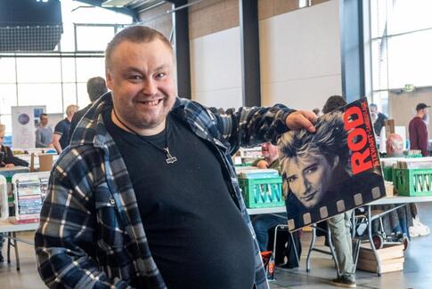 Plademesse på Sønderbro med høj solskin