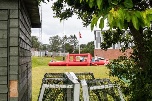 Sommerferie er lig med fodboldskole