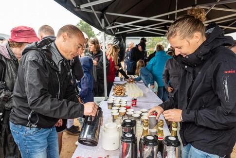 Hovedgård: Første spadestik i fællesskab