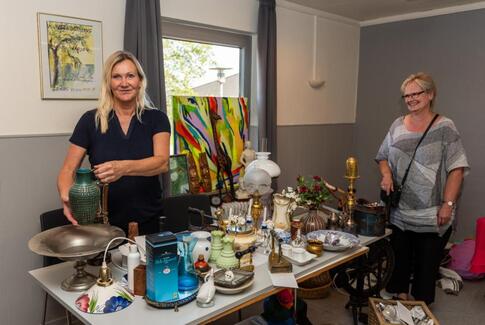 Varm markedsdag i Højbo Forsamlingshus