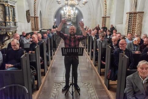 Stort mandskor i Østbirk Kirke