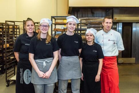 Tre lærlinge udlært hos Kagehuset