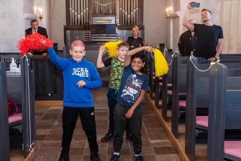 Børn og engle sang af hjertets lyst