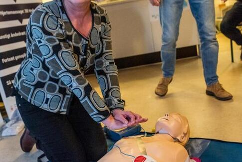 Naboer i Gedved lærer at redde liv