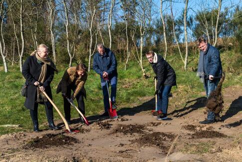 Første spadestik til nyt lægehus i Østbirk