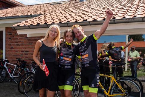 Team Elbæk hjemme efter varm cykeltur