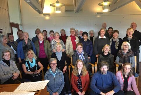 Nye toner- nyt repertoire - ny dirigent i Cantando-koret