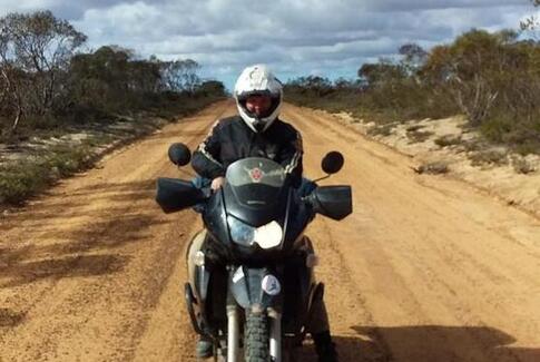 Ta’ med Agnes P. Australien rundt på motorcykel