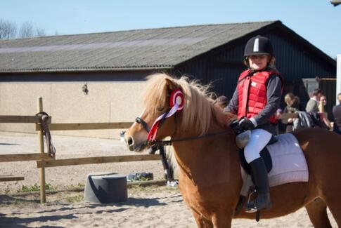 Påskestævne i Vestbirk Rideklub