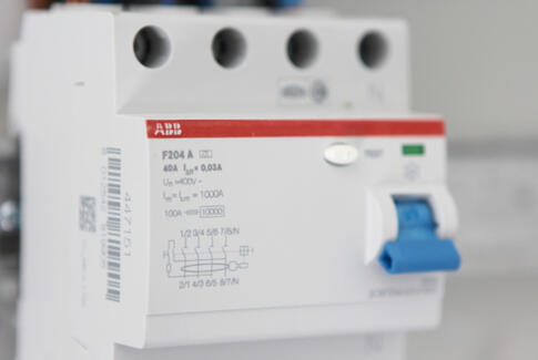 Denne lille knap kan redde dit og familiens liv