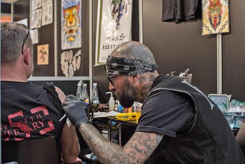 250 af verdens bedste tatovører rykker i Fængslet i Horsens