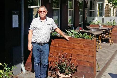 Oksen hylder 100 fightere