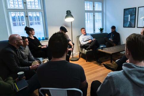 Iværksættere og små virksomheder får én indgang til Jobcentret