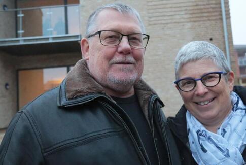 Vi skal bæres herfra